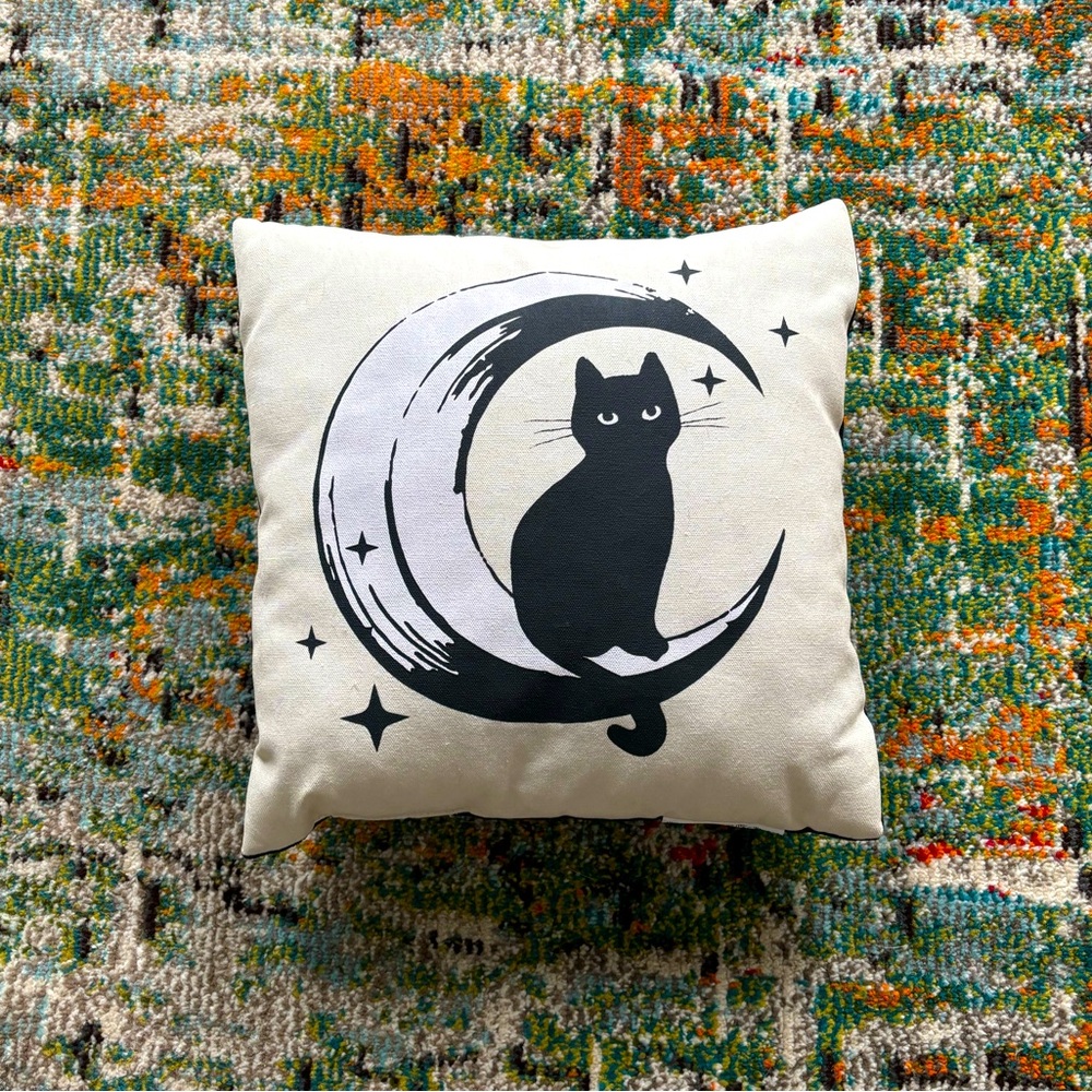 🆕🐈‍⬛Black Cat On Crescent Moon Pillow🐈‍⬛